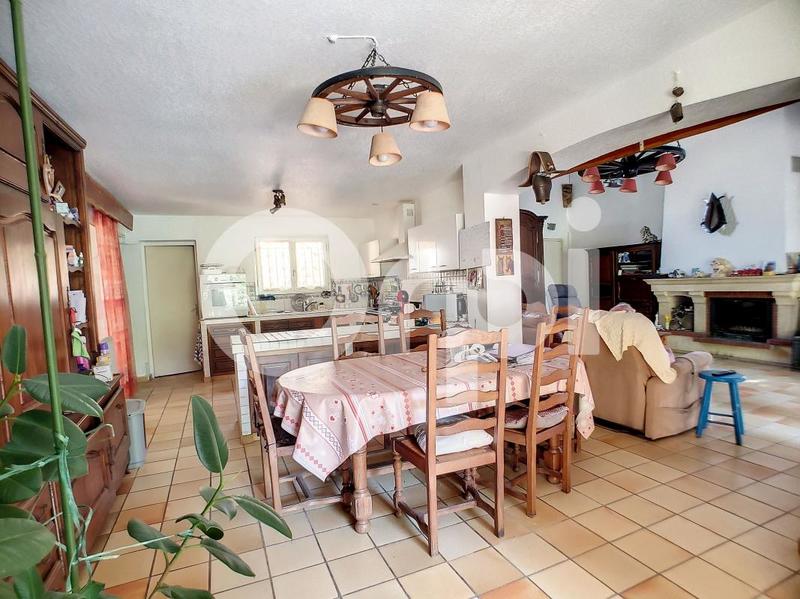 Maison - 288 m² - 9 pièces