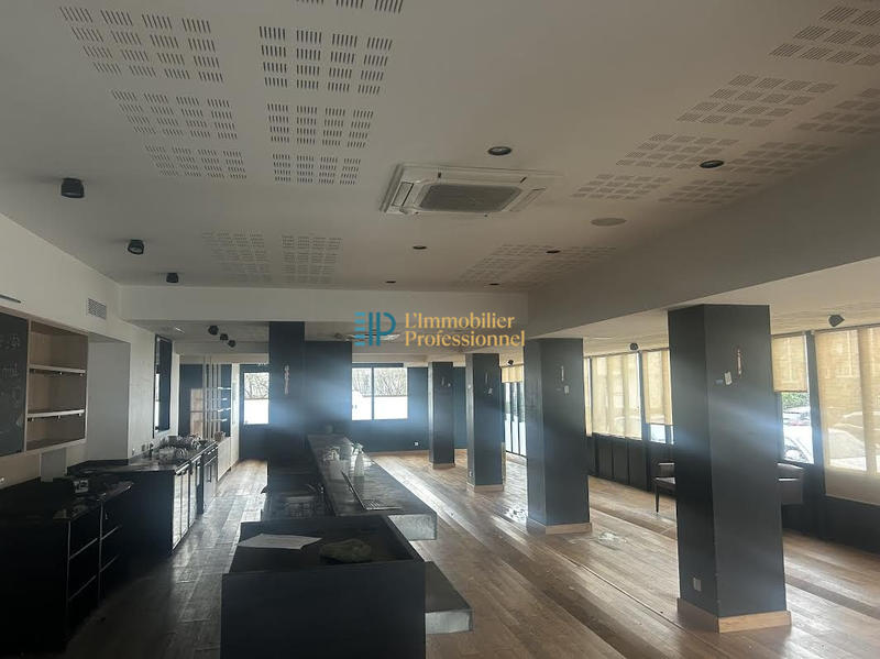 Local commercial - 347 m² - 5 pièces