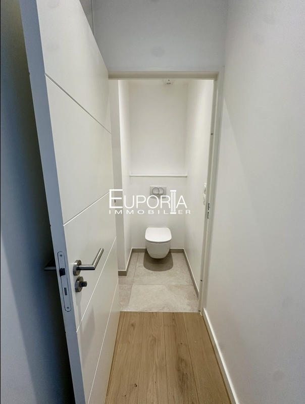 Appartement - 121 m² - 5 pièces