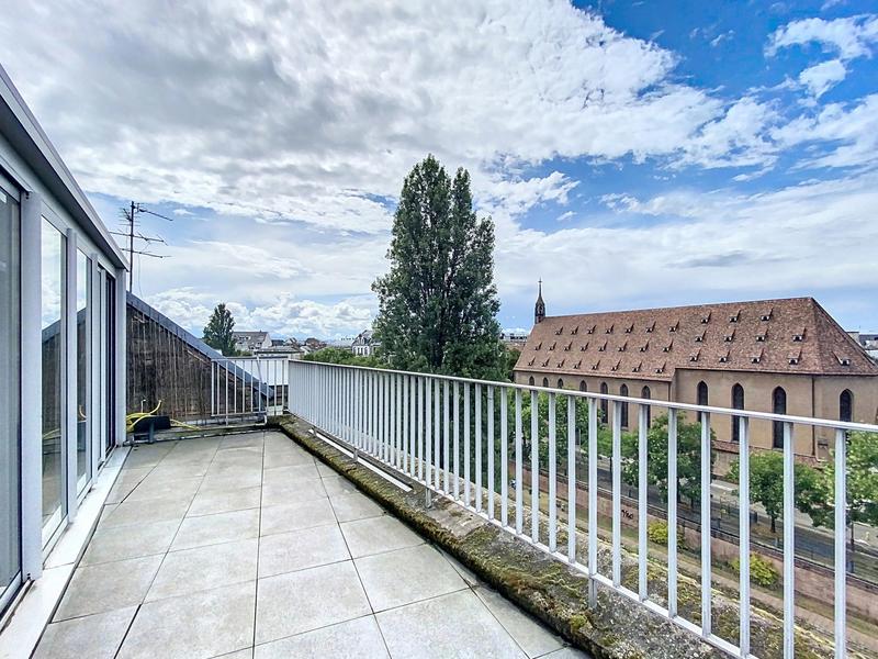 Loft - 97 m² - 6 pièces