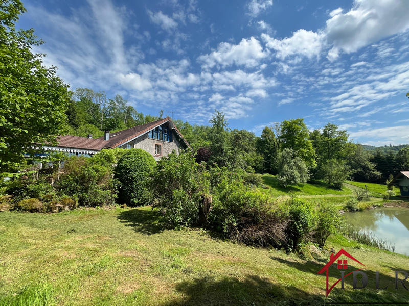 Propriété - 330 m² - 20 pièces