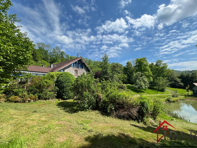 Propriété - 330 m² - 20 pièces