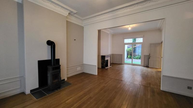 Maison - 195 m² - 7 pièces