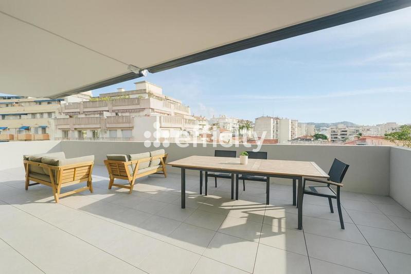 Appartement - 96 m² - 4 pièces