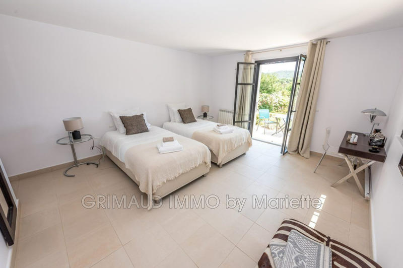 Villa - 261 m² - 6 pièces