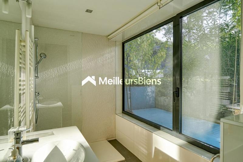 Maison - 184 m² - 8 pièces