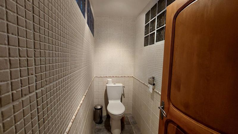 Maison - 300 m² - 8 pièces