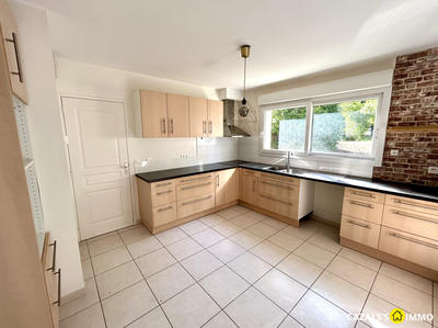 Maison traditionnelle - 163 m² - 6 pièces