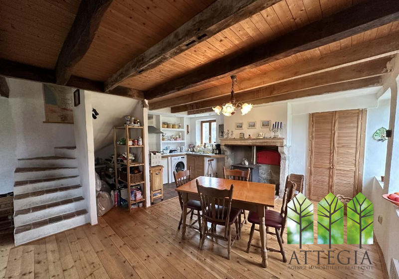 Maison traditionnelle - 151 m² - 7 pièces