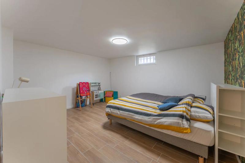 Maison - 232 m² - 8 pièces