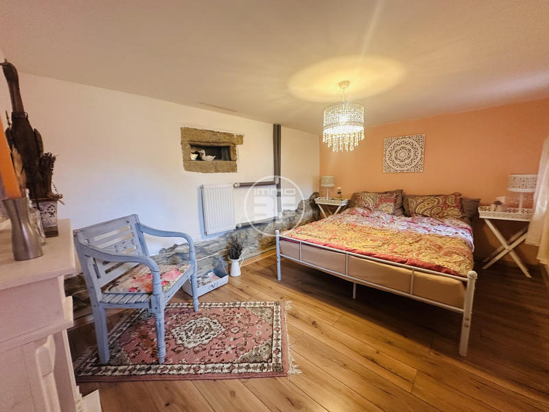 Maison - 226 m² - 6 pièces