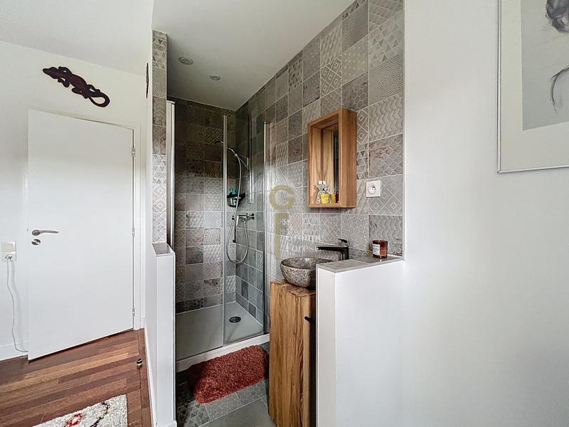 Maison - 245 m² - 9 pièces