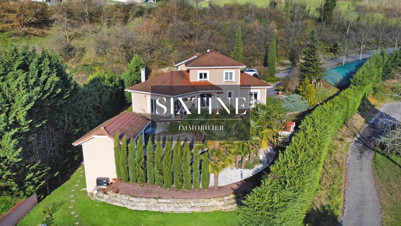 Maison - 193 m² - 8 pièces