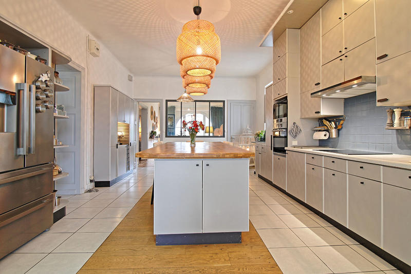 Maison - 273 m² - 7 pièces