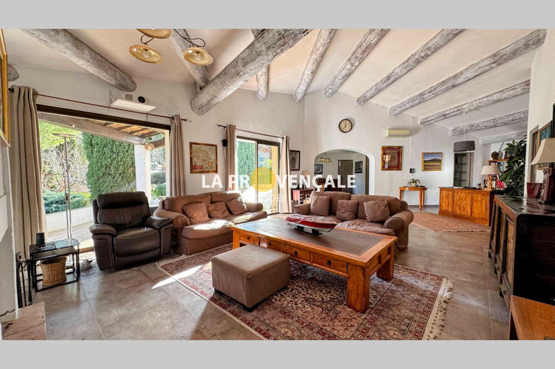 Maison - 194 m² - 5 pièces