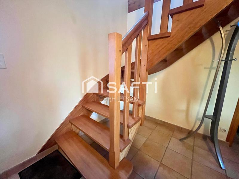 Maison - 211 m² - 11 pièces