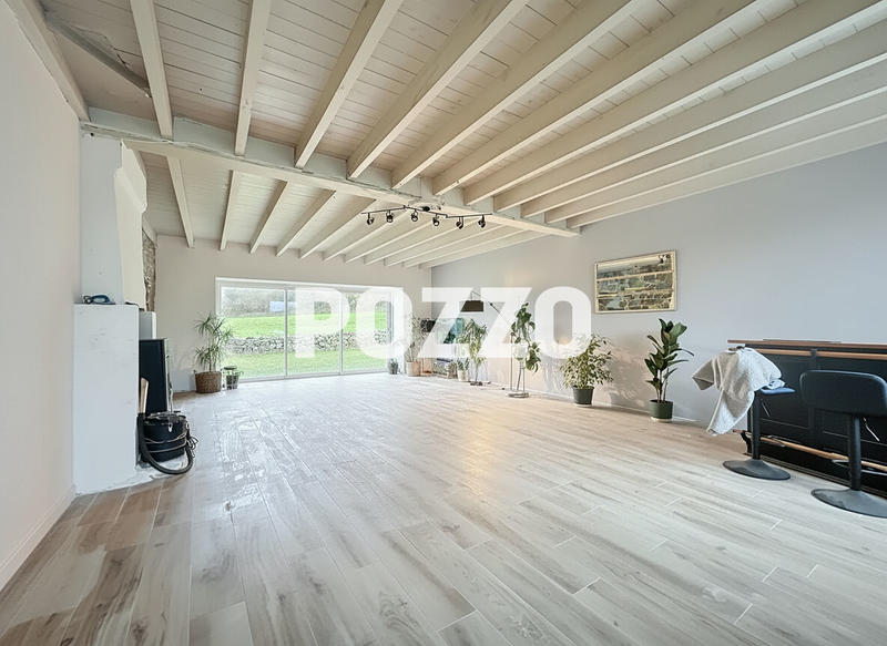 Maison - 224 m² - 6 pièces