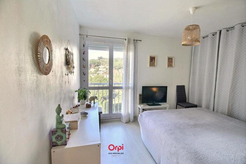 Appartement - 90 m² - 4 pièces