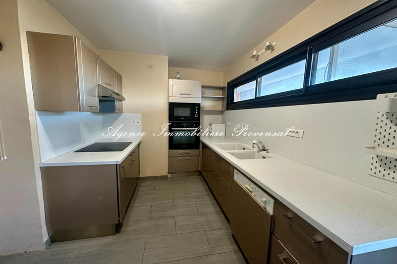 Appartement - 97 m² - 4 pièces