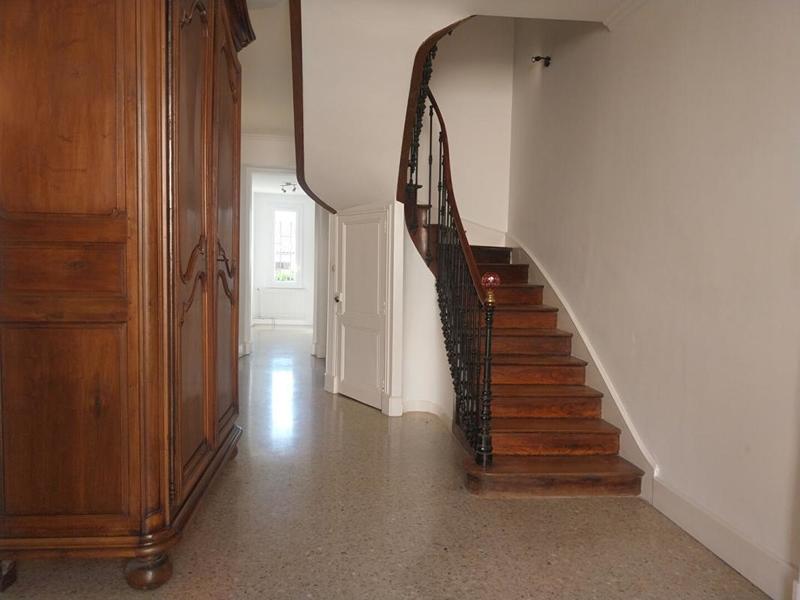 Maison - 287 m² - 9 pièces