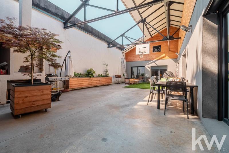 Maison - 437 m² - 8 pièces