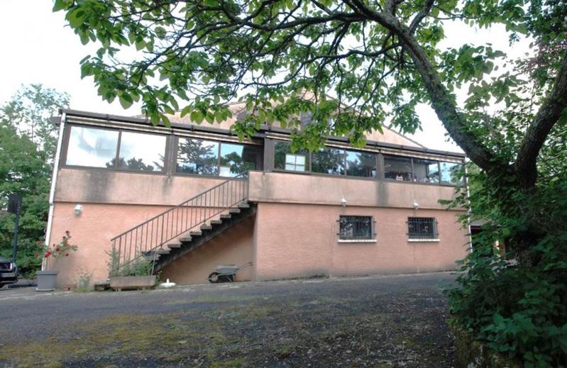 Maison traditionnelle - 353 m² - 10 pièces