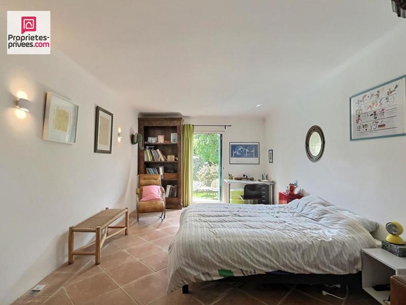 Maison - 217 m² - 7 pièces