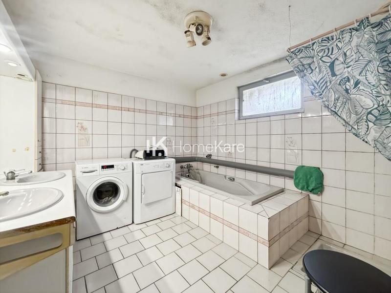 Propriété - 190 m² - 7 pièces