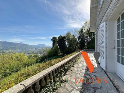 Maison - 197 m² - 9 pièces