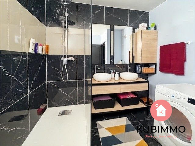 Appartement - 85 m² - 4 pièces