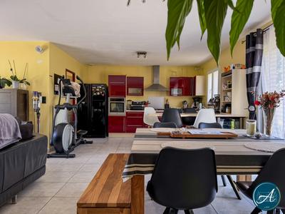 Maison traditionnelle - 140 m² - 6 pièces