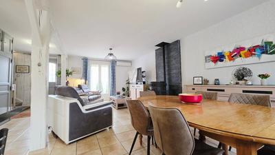 Maison - 166 m² - 8 pièces