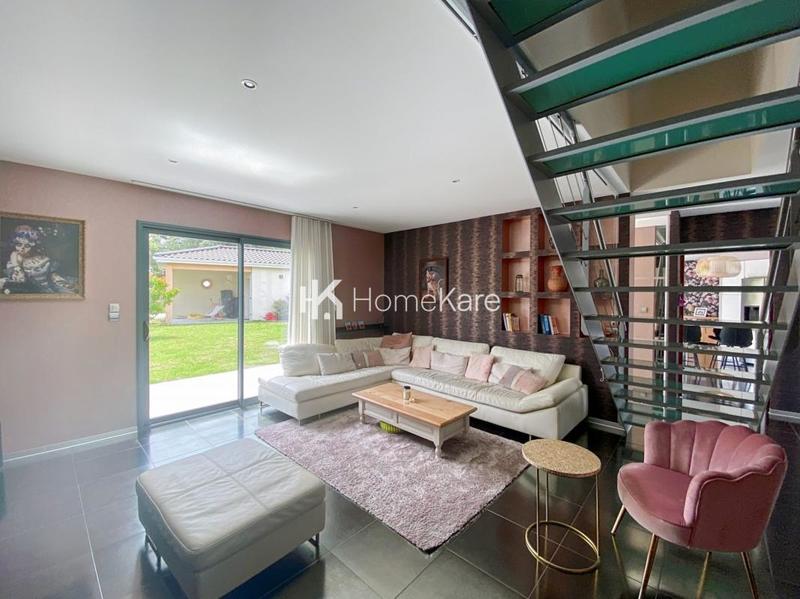 Maison - 180 m² - 7 pièces