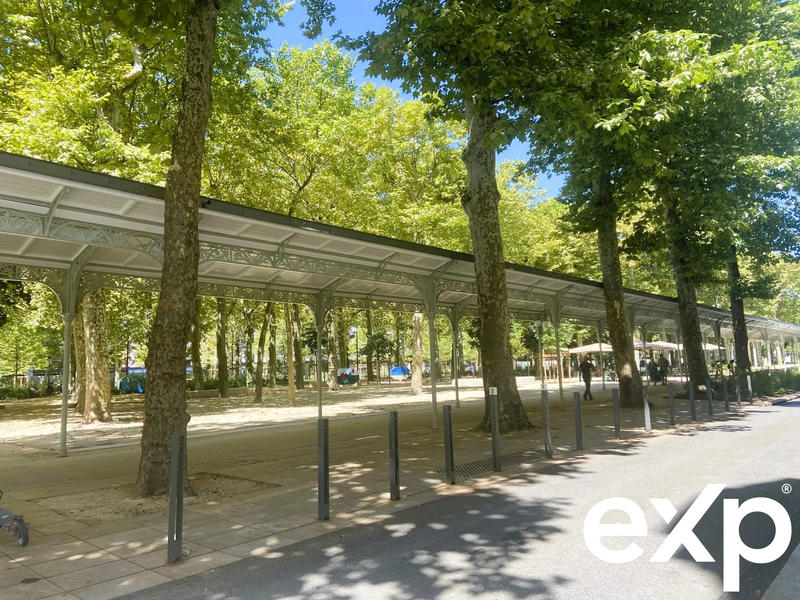 Fonds de commerce - Magasins - 246 m²