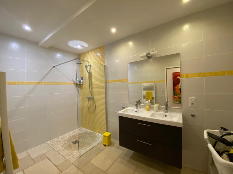 Maison - 208 m² - 6 pièces