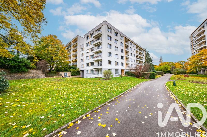 Appartement - 209 m² - 7 pièces