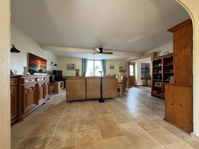 Maison - 180 m² - 7 pièces