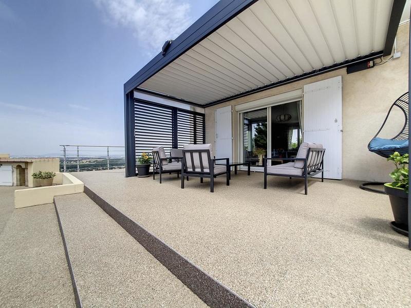 Maison - 260 m² - 8 pièces