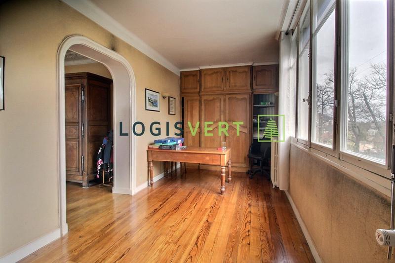 Maison - 240 m² - 10 pièces