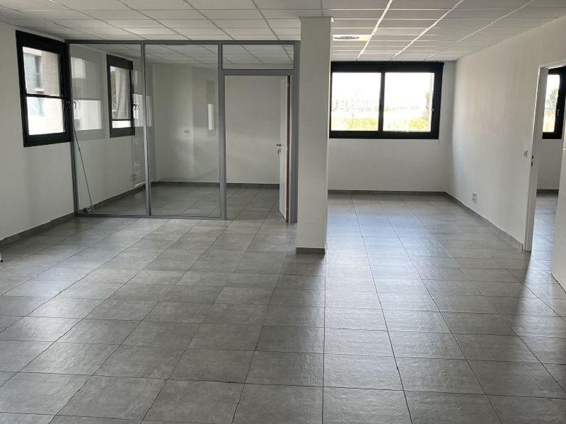 Local commercial - 121 m² - 1 pièce