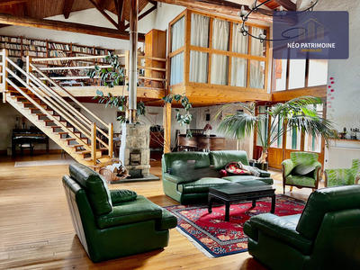 Maison - 390 m² - 11 pièces