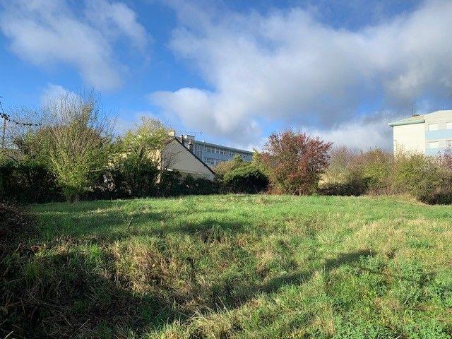 Terrain constructible - 617 m²