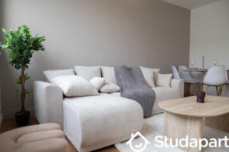 Chambre - 10 m² - 1 pièce