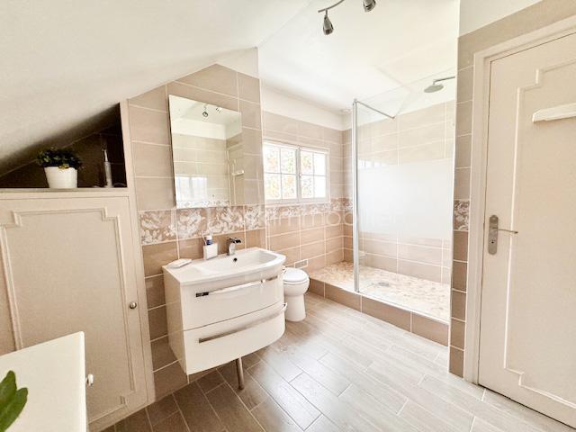 Maison traditionnelle - 130 m² - 6 pièces