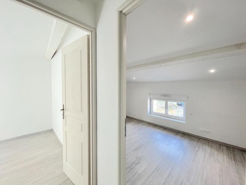 Maison en pierre - 105 m² - 4 pièces