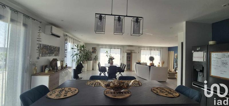 Maison - 238 m² - 8 pièces