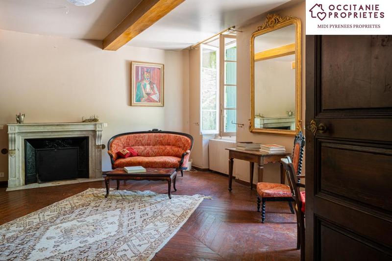 Maison de maîtres - 409 m² - 13 pièces