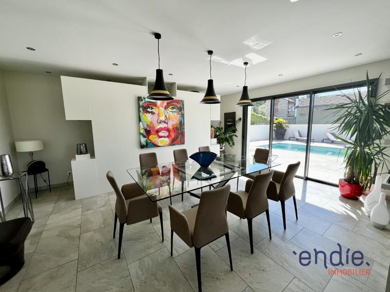 Maison - 185 m² - 6 pièces