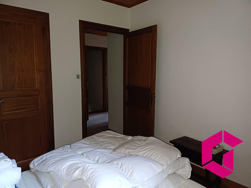 Maison - 200 m² - 11 pièces