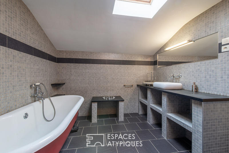 Maison - 363 m² - 16 pièces